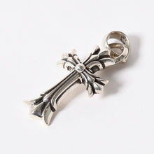 Load the image into the gallery viewer. 極美品 CHROME HEARTS クロムハーツ DBL CH CRS SML W/BALE ダブルCHクロス スモール W/ベイル ペンダントトップ 重量約20.96g 中古 4a006263