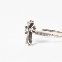 Load the image into the gallery viewer. 極美品 CHROME HEARTS クロムハーツ BUBBLGM CH CRS バブルガム CHクロスリング 指輪 重量約1.73g サイズ7号 シルバー925 中古 4a006261