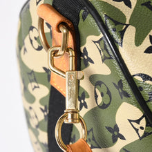 画像をギャラリービューアに読み込む, 極美品 LOUIS VUITTON ルイヴィトン ×村上隆 キーポルバンドリエール55 モノグラムモフラージュ M95774 ゴールド金具 中古 4a006335