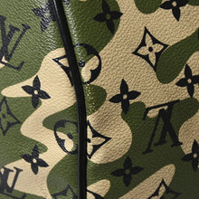 画像をギャラリービューアに読み込む, 極美品 LOUIS VUITTON ルイヴィトン ×村上隆 キーポルバンドリエール55 モノグラムモフラージュ M95774 ゴールド金具 中古 4a006335