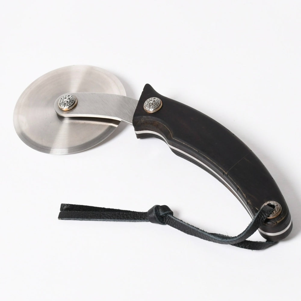 極美品 CHROME HEARTS クロムハーツ PIZZA CUTTER カトラリー ピザカッター ホースシュー CHプラス エボニーウッド ブラウン 中古 4a006336