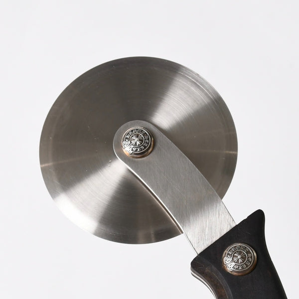 極美品 CHROME HEARTS クロムハーツ PIZZA CUTTER カトラリー ピザカッター ホースシュー CHプラス エボニーウッド ブラウン 中古 4a006336