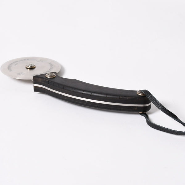 極美品 CHROME HEARTS クロムハーツ PIZZA CUTTER カトラリー ピザカッター ホースシュー CHプラス エボニーウッド ブラウン 中古 4a006336