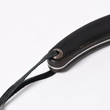 Load the image into the gallery viewer. 極美品 CHROME HEARTS クロムハーツ PIZZA CUTTER カトラリー ピザカッター ホースシュー CHプラス エボニーウッド ブラウン 中古 4a006336
