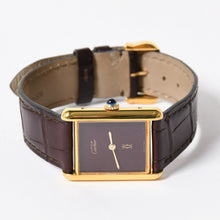 Load the image into the gallery viewer. 極美品 CARTIER カルティエ TANK LM VERMEIL マストタンク LM ヴェルメイユ 腕時計 1975713 GP レザー ボルドー文字盤 手巻き 中古 4a006044