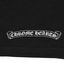 Load the image into the gallery viewer. CHROME HEARTS クロムハーツ ホースシュー ヘアリー クロス ロングTシャツ キッズ コットン ブラック サイズ2T 美品 中古 4a006245