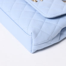 Load the image into the gallery viewer. 新品未使用品 CHANEL シャネル マトラッセ ココハンドル 14.5 ミニチェーン クラッチ バッグ ライトブルー ランダム番台 中古 4a006467