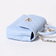 Load the image into the gallery viewer. 新品未使用品 CHANEL シャネル マトラッセ ココハンドル 14.5 ミニチェーン クラッチ バッグ ライトブルー ランダム番台 中古 4a006467