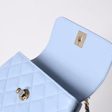 Load the image into the gallery viewer. 新品未使用品 CHANEL シャネル マトラッセ ココハンドル 14.5 ミニチェーン クラッチ バッグ ライトブルー ランダム番台 中古 4a006467