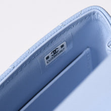 Load the image into the gallery viewer. 新品未使用品 CHANEL シャネル マトラッセ ココハンドル 14.5 ミニチェーン クラッチ バッグ ライトブルー ランダム番台 中古 4a006467