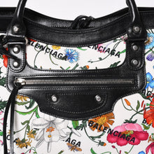 画像をギャラリービューアに読み込む, 新品同様 GUCCI グッチ BALENCIAGA バレンシアガ ネオクラシック シティ ザ・ハッカープロジェクト 681695 525040 ホワイト マルチカラー 中古 4a006045