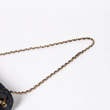 Load the image into the gallery viewer. 新品未使用 CHANEL シャネル デカマトラッセ38 Sフラップ Wチェーンショルダーバッグ ランダム番台 ココマーク デニム 中古 4a006419