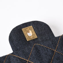 Load the image into the gallery viewer. 新品未使用 CHANEL シャネル デカマトラッセ38 Sフラップ Wチェーンショルダーバッグ ランダム番台 ココマーク デニム 中古 4a006419