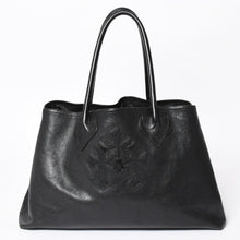 Load the image into the gallery viewer. 極美品 CHROME HEARTS クロムハーツ TOTE W SNP 3CEME スナップ トートバッグ セメタリークロスパッチ ダガー シルバー925 中古 4a006382