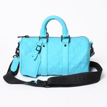 Load the image into the gallery viewer. 極美品 LOUIS VUITTON ルイヴィトン キーポルバンドリエール 25 モノグラムトリヨン ターコイズ ハンドバッグ レザー M11996 中古 4a006254
