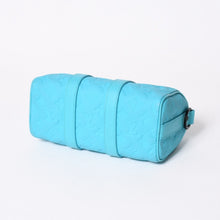 Load the image into the gallery viewer. 極美品 LOUIS VUITTON ルイヴィトン キーポルバンドリエール 25 モノグラムトリヨン ターコイズ ハンドバッグ レザー M11996 中古 4a006254