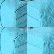 Load the image into the gallery viewer. 極美品 LOUIS VUITTON ルイヴィトン キーポルバンドリエール 25 モノグラムトリヨン ターコイズ ハンドバッグ レザー M11996 中古 4a006254