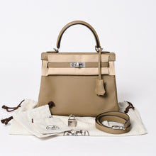 Load the image into the gallery viewer. 新品同様 HERMES エルメス ケリー25 2WAY ショルダーバッグ W刻印 ヴォースイフト ベージュマルファ シルバー金具 中古 4a006145