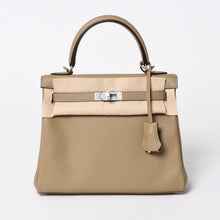 Load the image into the gallery viewer. 新品同様 HERMES エルメス ケリー25 2WAY ショルダーバッグ W刻印 ヴォースイフト ベージュマルファ シルバー金具 中古 4a006145