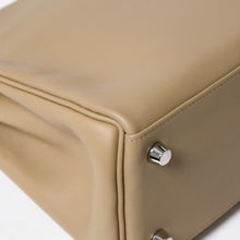 Load the image into the gallery viewer. 新品同様 HERMES エルメス ケリー25 2WAY ショルダーバッグ W刻印 ヴォースイフト ベージュマルファ シルバー金具 中古 4a006145