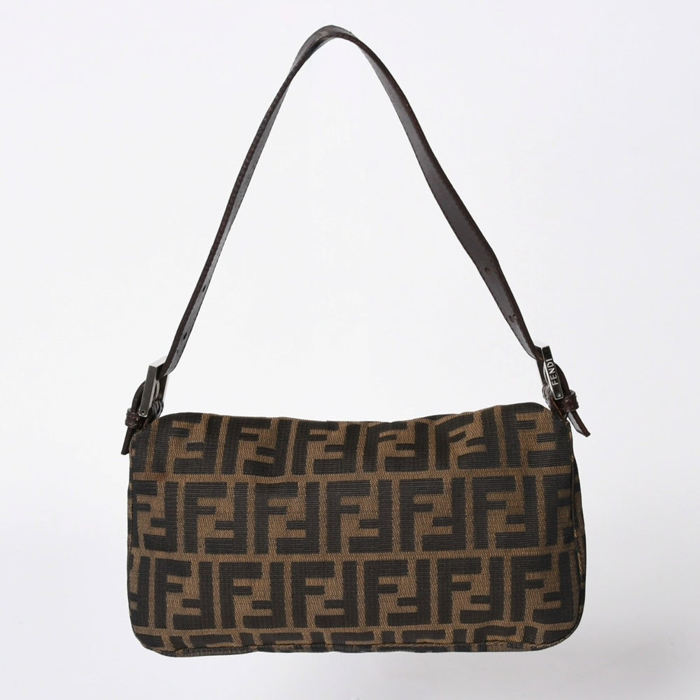 極美品 FENDI フェンディ ショルダーバッグ クロスボディバッグ マンマバケット ズッカ柄 33492 ブラウン シルバー金具 中古 4a006409