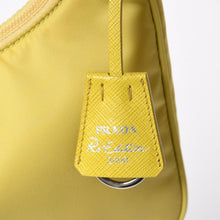 画像をギャラリービューアに読み込む, PRADA プラダ Re-Edition 2000 ハンドバッグ ワンショルダーバッグ 1NE515 トライアングルロゴ ナイロン イエロー 美品 中古 4a006505