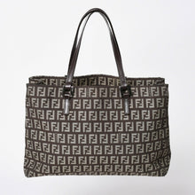 将图片加载到图库查看器中。 極美品 FENDI フェンディ ズッキーノ柄 ハンドバッグ キャンバス レザー ブラウン ブラックメタル金具 中古 4a006495