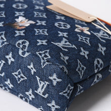 将图片加载到图库查看器中。 新品未使用品 LOUIS VUITTON ルイヴィトン ハンドバッグ クラッチバッグ M27559 ポシェット・ヴォワヤージュ モノグラムデニム 中古 4a006421