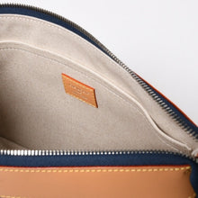 将图片加载到图库查看器中。 新品未使用品 LOUIS VUITTON ルイヴィトン ハンドバッグ クラッチバッグ M27559 ポシェット・ヴォワヤージュ モノグラムデニム 中古 4a006421