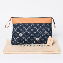 将图片加载到图库查看器中。 新品未使用品 LOUIS VUITTON ルイヴィトン ハンドバッグ クラッチバッグ M27559 ポシェット・ヴォワヤージュ モノグラムデニム 中古 4a006421