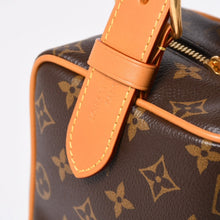 画像をギャラリービューアに読み込む, 新品同様品 LOUIS VUITTON ルイヴィトン ロッカー ドップ・キッド カーゴ M2A501 クラッチバッグ ハンドバッグ ブラウン ゴールド金具 中古 4a006420