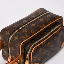 画像をギャラリービューアに読み込む, 新品同様品 LOUIS VUITTON ルイヴィトン ロッカー ドップ・キッド カーゴ M2A501 クラッチバッグ ハンドバッグ ブラウン ゴールド金具 中古 4a006420