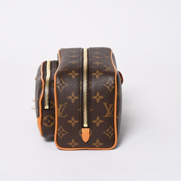 新品同様品 LOUIS VUITTON ルイヴィトン ロッカー ドップ・キッド カーゴ M2A501 クラッチバッグ ハンドバッグ ブラウン ゴールド金具 中古 4a006420