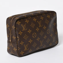 Load the image into the gallery viewer. LOUIS VUITTON ルイヴィトン トゥルーストワレット23 コスメポーチ クラッチバッグ ポーチ モノグラム ブラウン 良品 中古 4b010807