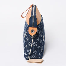 将图片加载到图库查看器中。 新品未使用品 LOUIS VUITTON ルイヴィトン ハンドバッグ クラッチバッグ M27559 ポシェット・ヴォワヤージュ モノグラムデニム 中古 4a006421
