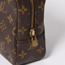 Load the image into the gallery viewer. LOUIS VUITTON ルイヴィトン トゥルーストワレット23 コスメポーチ クラッチバッグ ポーチ モノグラム ブラウン 良品 中古 4b010807