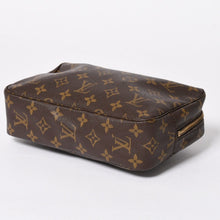 Load the image into the gallery viewer. LOUIS VUITTON ルイヴィトン トゥルーストワレット23 コスメポーチ クラッチバッグ ポーチ モノグラム ブラウン 良品 中古 4b010807