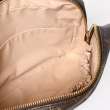 Load the image into the gallery viewer. LOUIS VUITTON ルイヴィトン トゥルーストワレット23 コスメポーチ クラッチバッグ ポーチ モノグラム ブラウン 良品 中古 4b010807