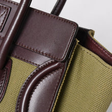 Load the image into the gallery viewer. 極美品 CELINE セリーヌ ラゲージマイクロショッパー ショルダーバッグ ハンドバッグ フィービー期 カーフスキン カーキ ゴールド金具 中古 4a006221