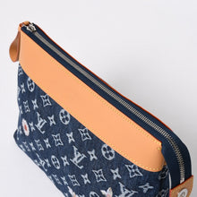 将图片加载到图库查看器中。 新品未使用品 LOUIS VUITTON ルイヴィトン ハンドバッグ クラッチバッグ M27559 ポシェット・ヴォワヤージュ モノグラムデニム 中古 4a006421