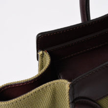 Load the image into the gallery viewer. 極美品 CELINE セリーヌ ラゲージマイクロショッパー ショルダーバッグ ハンドバッグ フィービー期 カーフスキン カーキ ゴールド金具 中古 4a006221