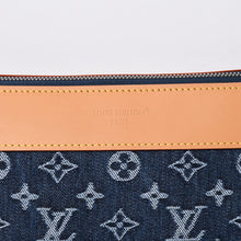 将图片加载到图库查看器中。 新品未使用品 LOUIS VUITTON ルイヴィトン ハンドバッグ クラッチバッグ M27559 ポシェット・ヴォワヤージュ モノグラムデニム 中古 4a006421