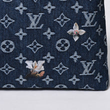 将图片加载到图库查看器中。 新品未使用品 LOUIS VUITTON ルイヴィトン ハンドバッグ クラッチバッグ M27559 ポシェット・ヴォワヤージュ モノグラムデニム 中古 4a006421
