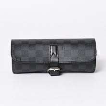 Load the image into the gallery viewer. 極美品 LOUIS VUITTON ルイヴィトン 時計ケース ダミエグラフィット エテュイ 3モントル 3本用ウォッチケース 時計ケース 筒型 マルチポーチ N41137 中古 4a006422