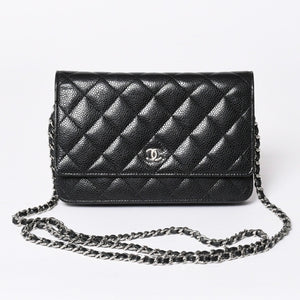 極美品 CHANEL シャネル チェーンウォレット 長財布 AP0250 22番台 ココマーク キャビアスキン ブラック シルバー金具 中古 4a004351