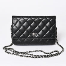 将图片加载到图库查看器中。 極美品 CHANEL シャネル チェーンウォレット 長財布 AP0250 22番台 ココマーク キャビアスキン ブラック シルバー金具 中古 4a004351