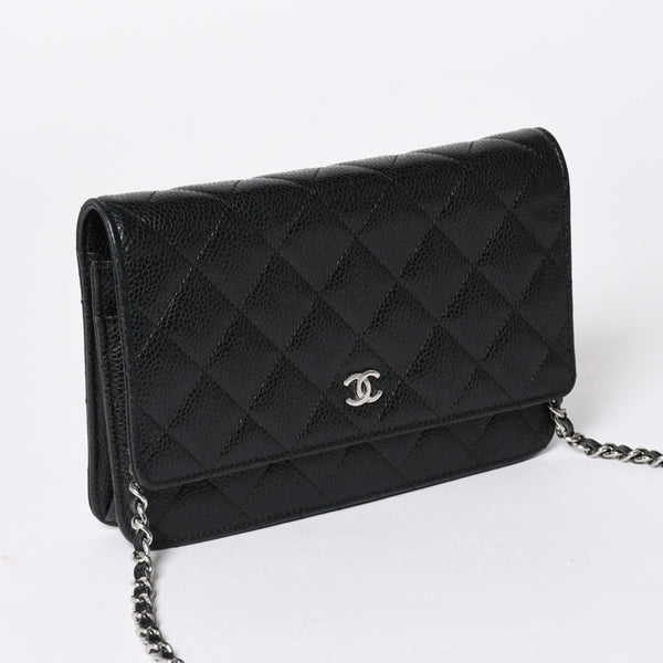 極美品 CHANEL シャネル チェーンウォレット 長財布 AP0250 22番台 ココマーク キャビアスキン ブラック シルバー金具 中古 4a004351