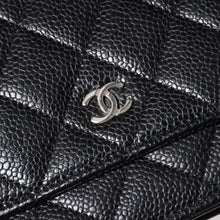 将图片加载到图库查看器中。 極美品 CHANEL シャネル チェーンウォレット 長財布 AP0250 22番台 ココマーク キャビアスキン ブラック シルバー金具 中古 4a004351