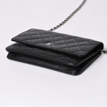 将图片加载到图库查看器中。 極美品 CHANEL シャネル チェーンウォレット 長財布 AP0250 22番台 ココマーク キャビアスキン ブラック シルバー金具 中古 4a004351