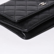 将图片加载到图库查看器中。 極美品 CHANEL シャネル チェーンウォレット 長財布 AP0250 22番台 ココマーク キャビアスキン ブラック シルバー金具 中古 4a004351